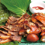 Collagen-rich pork trotters (with sandwich platter)