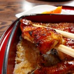 鰻勝 - 肉厚な鰻