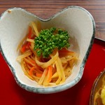 鰻勝 - 小鉢まで手を抜きません