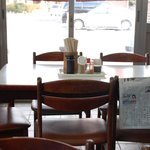 中西うどん - テーブル席