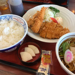 和風レストランまるまつ 東根店 - ミックスフライ定食 味噌汁をミニ蕎麦に変更！