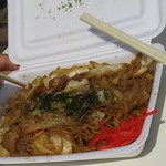 カフェ アンド デリ - 露店で買った焼きそば(税込500円)はこんな感じ(2017.04.30)