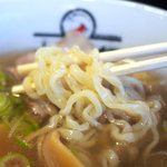 Kitakata ramen bannai koboshi - 麺　太麺縮れ