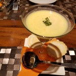 A4-5 BEEF BAR - アップルマンゴーの冷製スープ