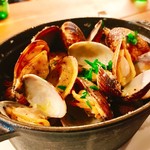 名前のないイタリア料理店 - 『三河産あさりのココット』様（値段不明）