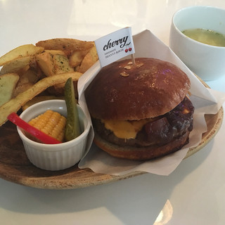 CHERRY BURGER_1