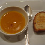 ラ・サンテ - 越冬白雪カボチャのスープとアルザス風トースト