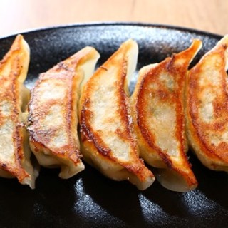 餃子販売所 新宿小滝橋通りいち五郎_1