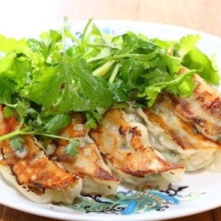 餃子販売所 新宿小滝橋通りいち五郎_2