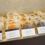 ピエールプレシュウズ - ショーケース