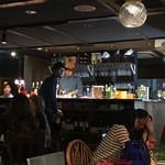 炭火とワイン - 店内