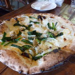 Pittsueria Da Tsurubara - ほうれん草とホタテのピザ