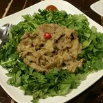 東南アジア屋台酒場 バグース - ラム肉のスパイシー炒めたっぷりパクチー添え