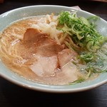 長崎亭 - 大盛ラーメン（1.5倍）￥600。　　　にんにくや麺の硬さにも対応！