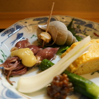 め乃惣 - 先附(エシャロット、つぶ貝、蛍烏賊の酢味噌添え、玉子焼き)