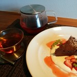 ラ クラルテ - 料理写真:紅茶（ポット）＆ガトーショコラ
