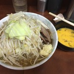 ラーメン二郎 - 小ラーメン+ヤサイ+ニンニク+生たまご