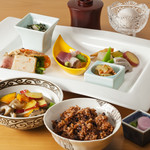 [Enzyme brown rice set Komachi] 5 dishes including steamed rice, sashimi, enzyme brown rice, etc.