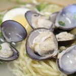 Ganso Shijimi Ramen Wakayama - 特製でも多きくないシジミがまじる。