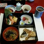 松花堂弁当（２８００円）