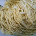 陽はまたのぼる - 塩煮干しそばの麺