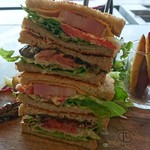 ベーカリー&テーブル 箱根 - 国産牛モモステーキと厚切りベーコンのサンドイッチ