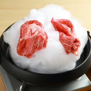 [Specialty] Enjoy Sukiyaki with meat on top of a mountain of cotton candy