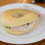 丸山珈琲  - 野菜と蒸し鶏のバーニャカウダーサンドウィッチ