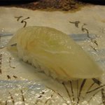 梅乃寿司 - ヒラメ