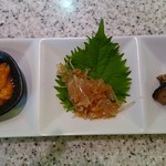 回転鮨 清次郎 - 珍味三点盛り（ホヤ塩辛、梅水晶、貝）