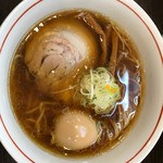 らーめん颯人 - 醤油らーめん煮卵トッピング