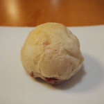 イチカフェ - いちご練乳パン