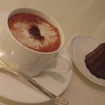 パティスリー・サダハル・アオキ・パリ - ホットチョコレート カヌレ