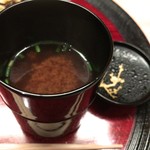 あらや滔々庵 - 味噌汁：なめこ 浅葱 赤味噌仕立て