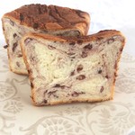 あんマーブル食パン 1/2斤 410円