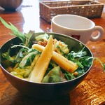 クウ カフェ - ▲ランチのサラダ