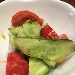 七輪ホルモン焼きもつ鍋 まことや  - トマトキュウリ