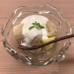 あらや滔々庵 - フルーツ 平松牧場のヨーグルト