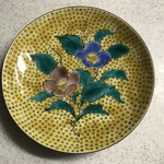 九谷焼 青手丸皿 3780円(税込)