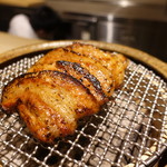 CHIUnE - 天城黒豚 郡上味噌の二週間マリネ 炭焼き