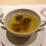 CHIUnE - 地鶏とハムのコンソメ モリーユ