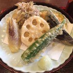 手打ちそば　藪伊豆 - 野菜のてんぷらです。