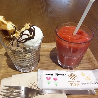 ワッフルカフェ サイン フォレスト_0