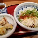 梅田はがくれ - 生じょうゆうどん（大盛）＋半熟玉子とちくわのてんぷら