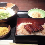 味道楽 - 釜玉うどんと鰻丼定食　７００円