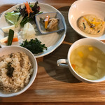 カフェ・キュイエール - キュイエールおすすめランチひじき入りおとうふハンバーグ