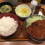 祭太鼓 - 塩とんかつ丼　サラダ定食