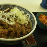 Yoshinoya - 牛カルビ丼並580円  半熟玉子70円  キムチ100円