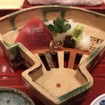 銀座 しのはら - 明石の針烏賊、津軽の本鮪、昆布醤油の煮ごこり、ハマボウフウ