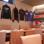 歌京 - テーブル席